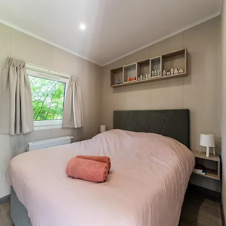 Luxury Near Ouddorp With Garden, Cleaning Included * Goedereede