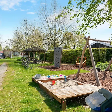 Luxury Near Ouddorp With Garden, Cleaning Included