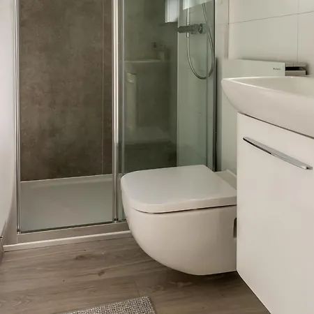 Luxury Near Ouddorp With Garden, Cleaning Included * Goedereede
