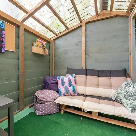 Holiday home Luxury Near Ouddorp With Garden, Cleaning Included